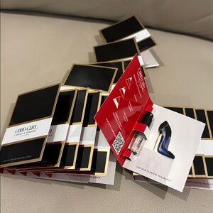 Carolina Herrera Good Girl Eau de Parfum ( 15 spray samples )